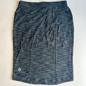 New Lululemon Grey Skirt size 6